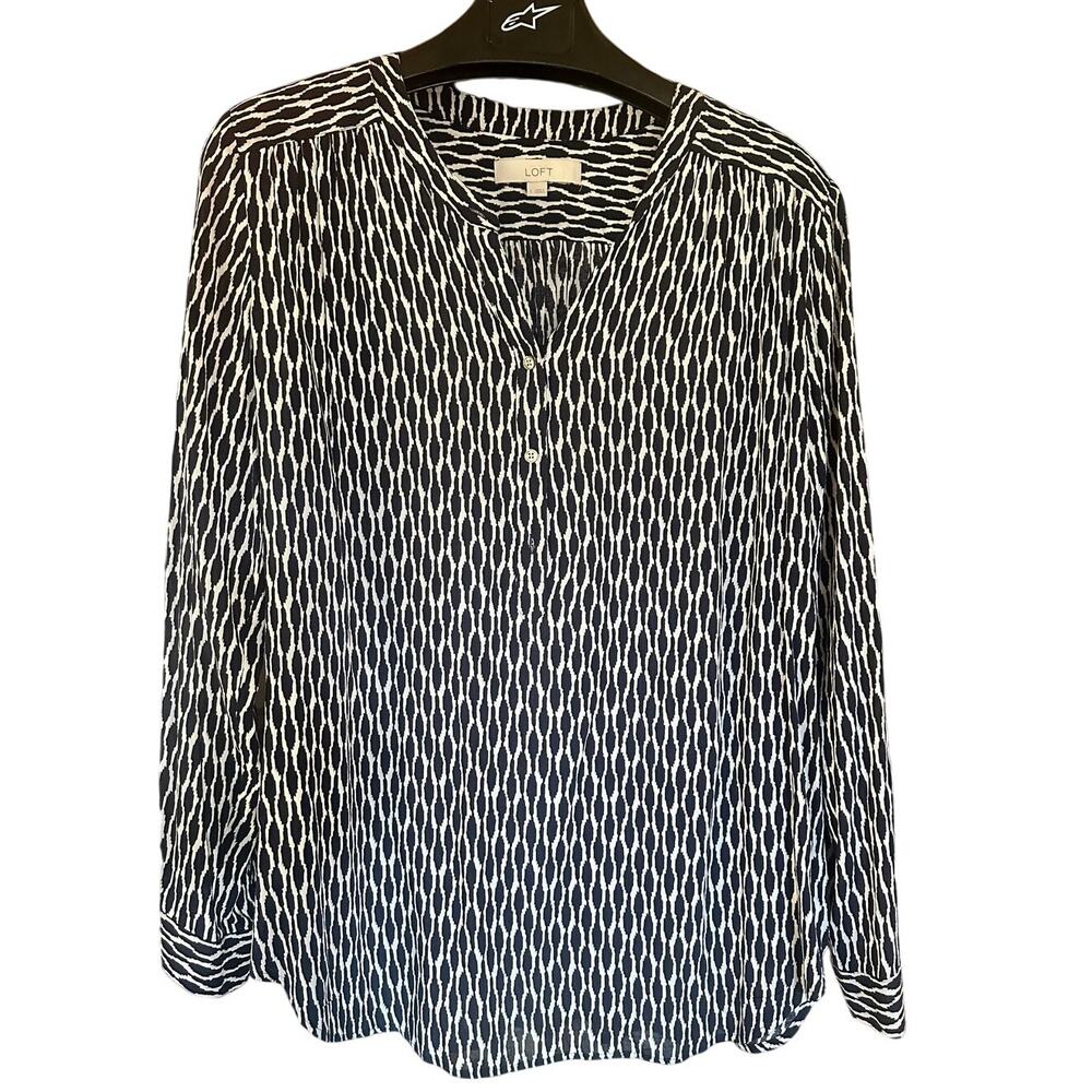 Ann Taylor LOFT Large Navy Ivory Ikat Print 3/4 Sleeve Henley Blouse